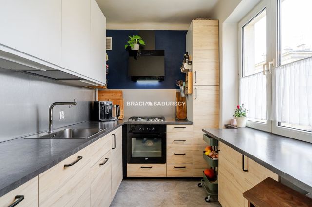 Mieszkanie 3-pokojowe Kraków Nowa Huta, os. Szkolne. Zdjęcie 2