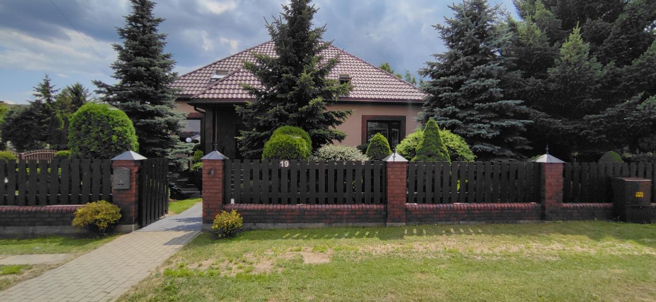 dom wolnostojący, 6 pokoi Łowicz, ul. Bursztynowa