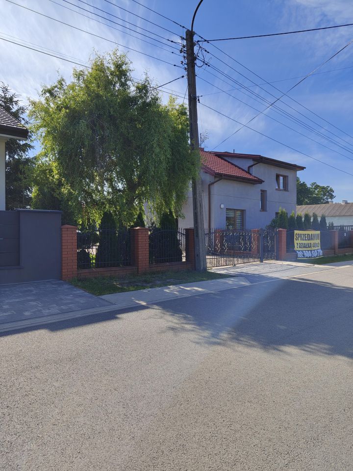 dom wolnostojący, 5 pokoi Łódź Górna, Bronisin. Zdjęcie 4