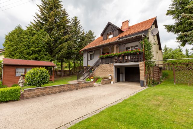 dom wolnostojący, 4 pokoje Bolków, ul. Jeleniogórska. Zdjęcie 1