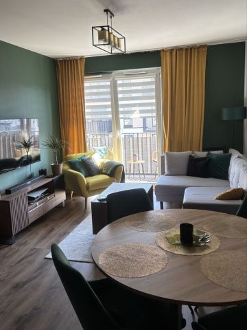 Mieszkanie 3-pokojowe Stara Iwiczna. Zdjęcie 1