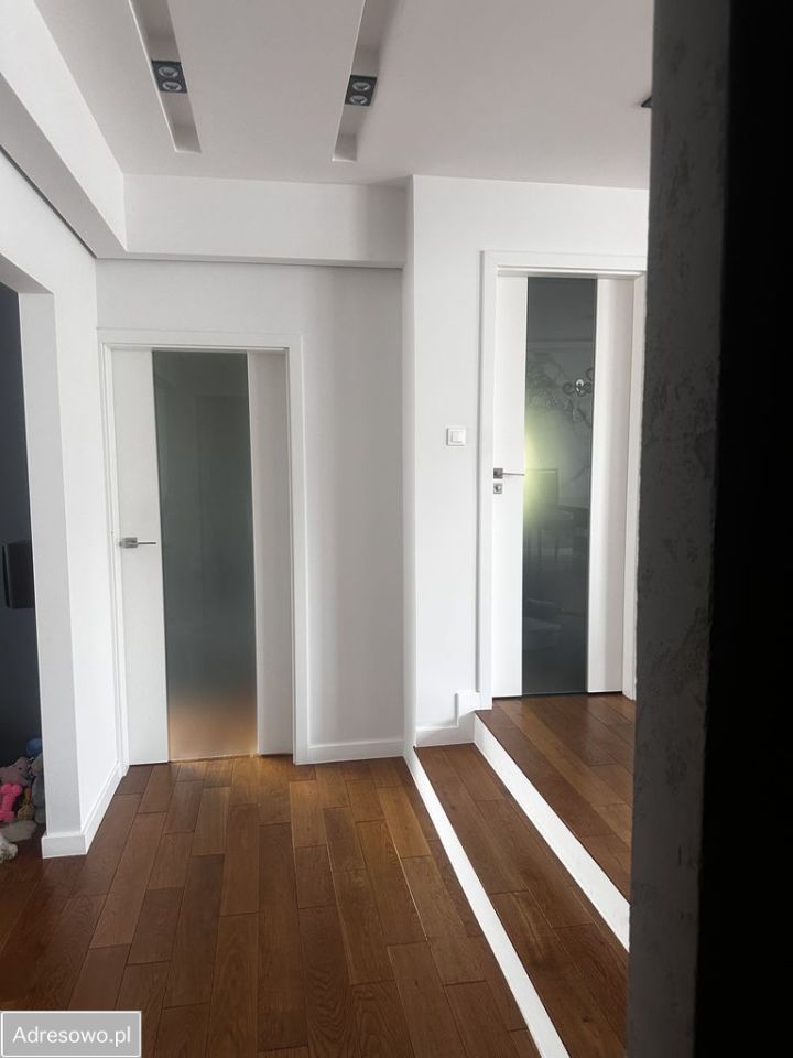 Mieszkanie 7-pokojowe Lesznowola. Zdjęcie 7