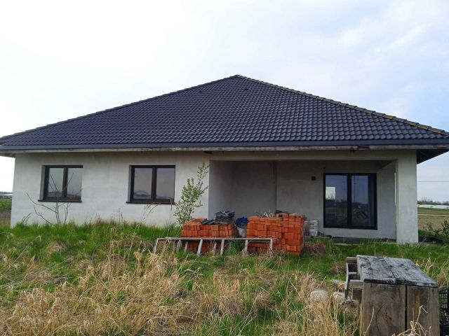 dom wolnostojący Potworów. Zdjęcie 1