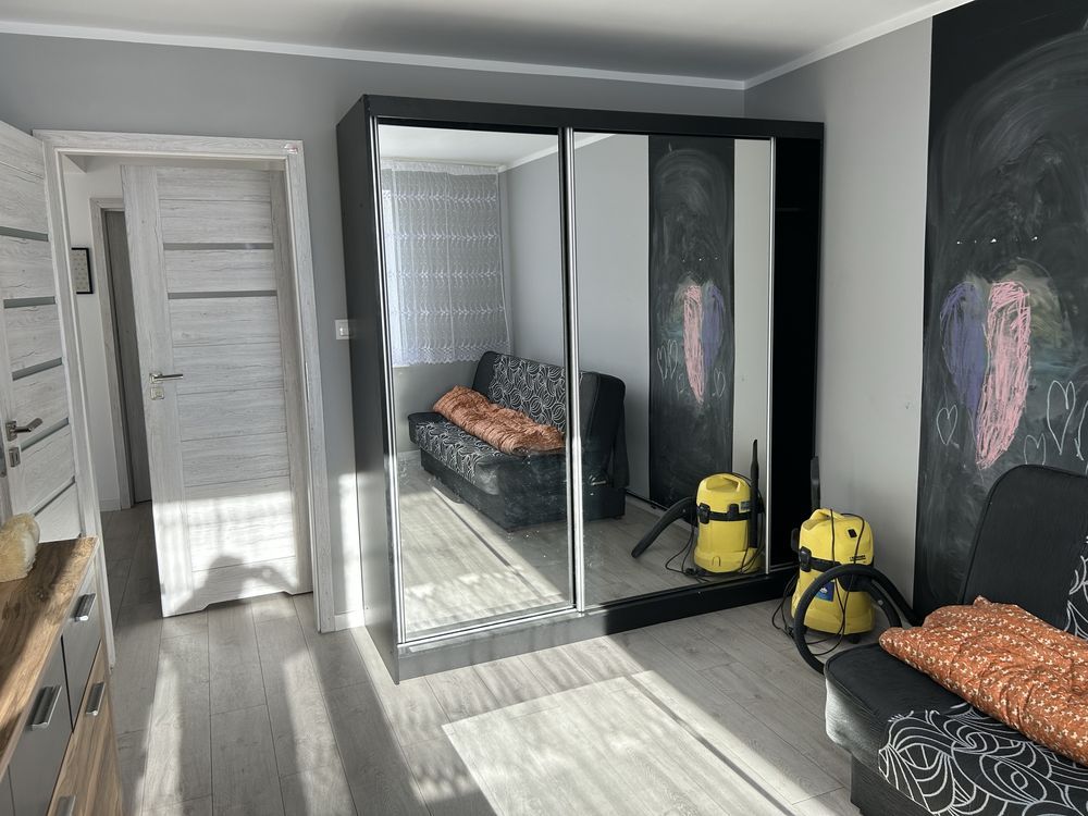 Mieszkanie 4-pokojowe Głębokie. Zdjęcie 4