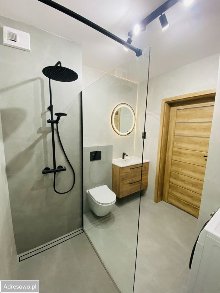 Mieszkanie 3-pokojowe Chorzów Stary Chorzów, ul. ks. Ludwika Bojarskiego. Zdjęcie 3