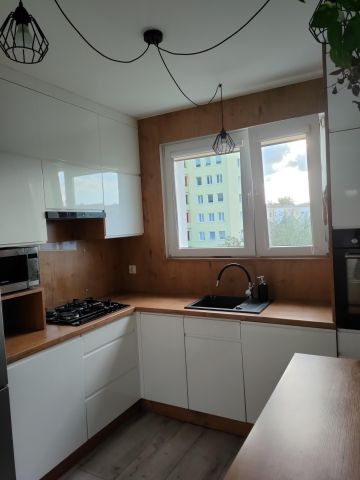 Mieszkanie 4-pokojowe Bydgoszcz Kapuściska, ul. Krzysztofa Kamila Baczyńskiego. Zdjęcie 1