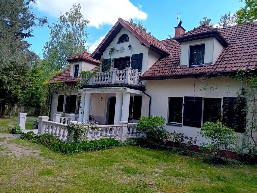 dworek, 7 pokoi Runów, ul. Solidarności. Zdjęcie 2