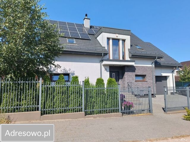 dom wolnostojący, 4 pokoje Suchy Dwór, ul. Wincentego Pola. Zdjęcie 1