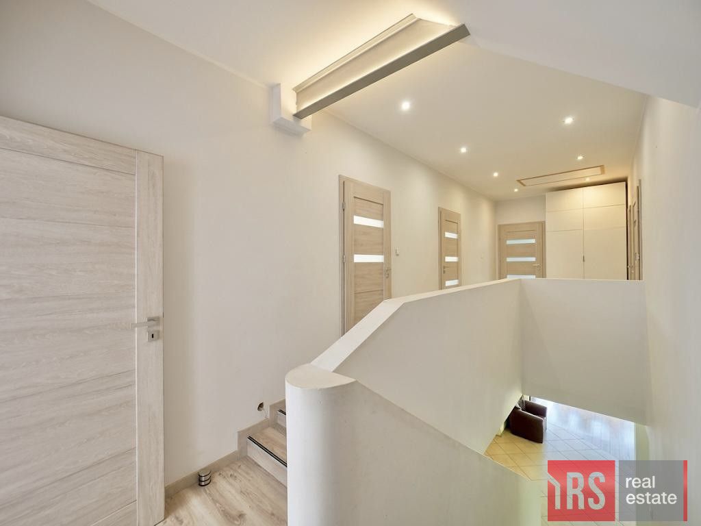 dom wolnostojący, 10 pokoi Dychów. Zdjęcie 14