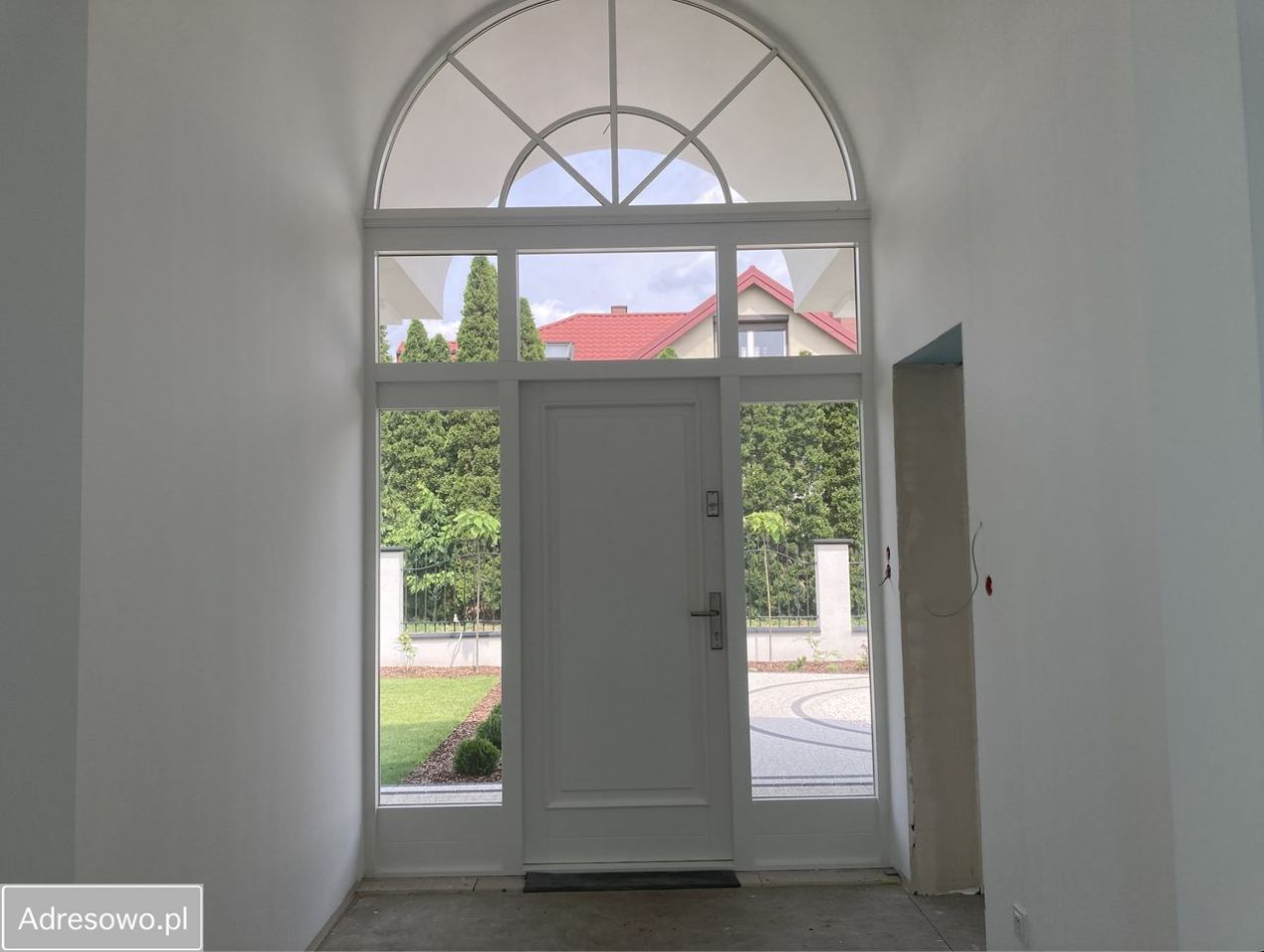 dom wolnostojący, 5 pokoi Stanisławów Pierwszy. Zdjęcie 2