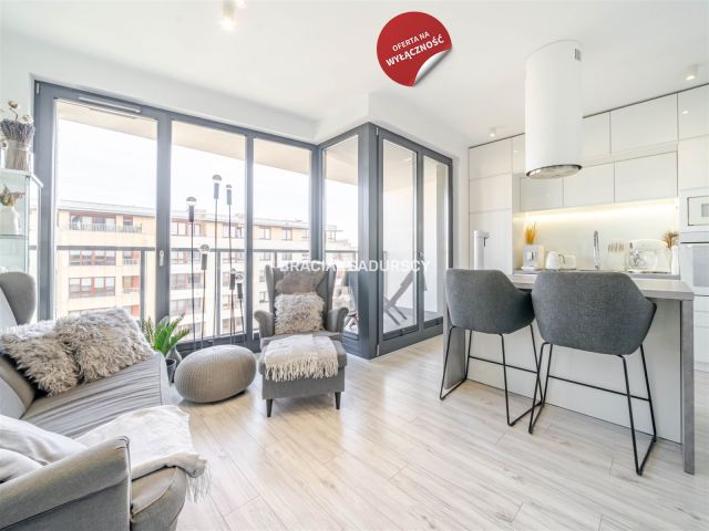 Mieszkanie 4-pokojowe Kraków Dębniki, ul. Czerwone Maki. Zdjęcie 1