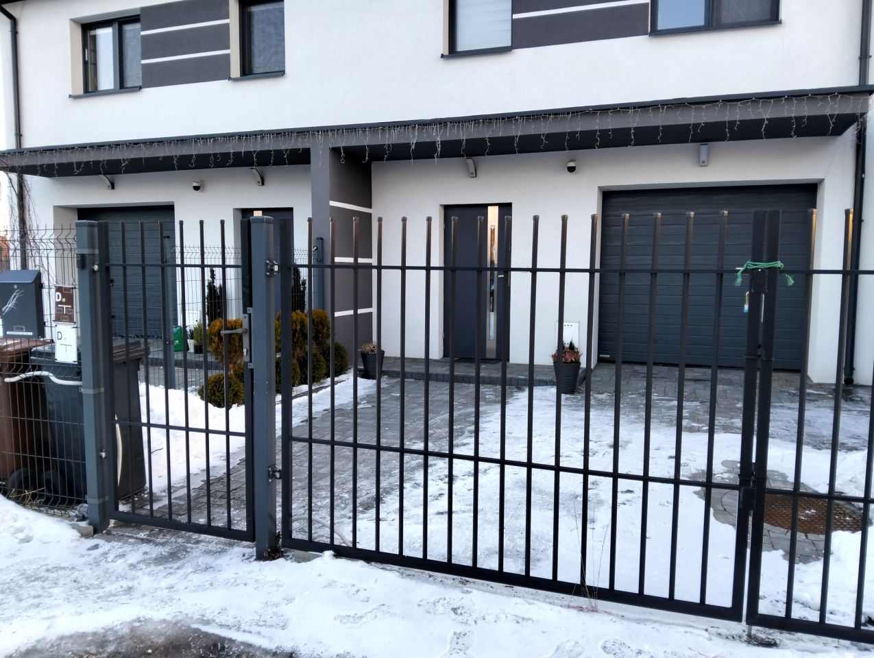 dom szeregowy, 4 pokoje Błonie, ul. Bieniewicka. Zdjęcie 1