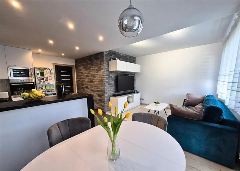 Mieszkanie 4-pokojowe Wrocław Lipa Piotrowska, ul. Bazyliowa. Zdjęcie 2