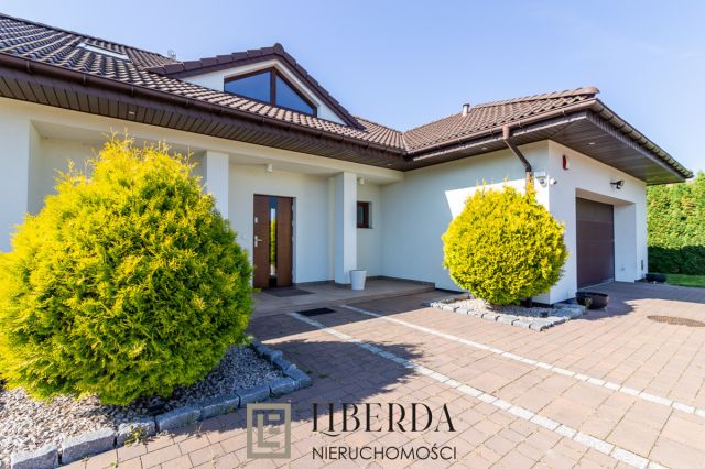 dom wolnostojący, 8 pokoi Uniszowice. Zdjęcie 1