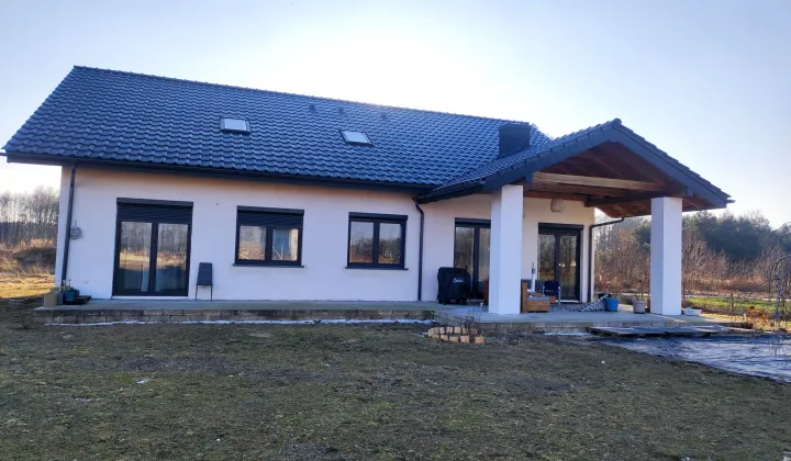 dom wolnostojący, 3 pokoje Krągola Pierwsza