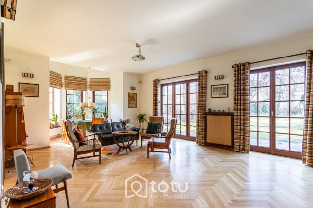 dom wolnostojący, 7 pokoi Komorów. Zdjęcie 1