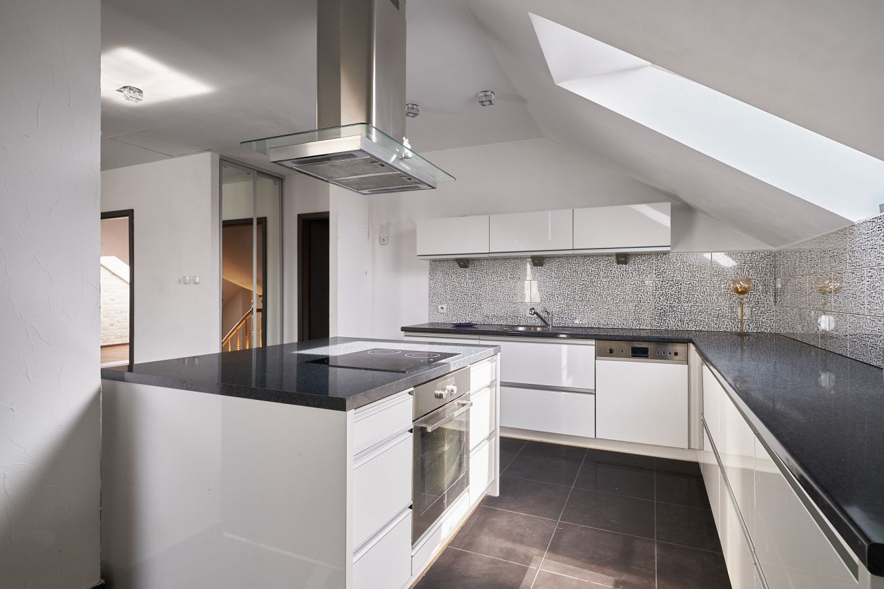 dom wolnostojący, 9 pokoi Kłodzko, ul. Adama Mickiewicza. Zdjęcie 20