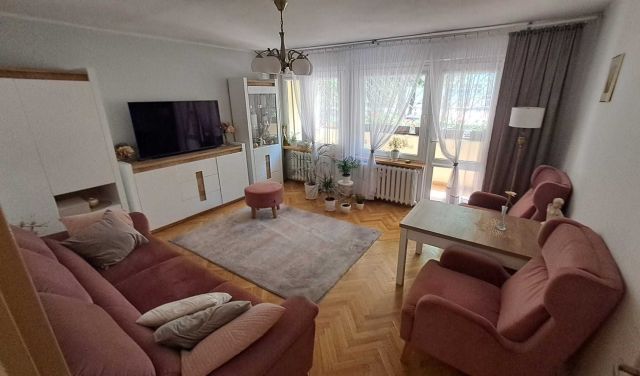 Mieszkanie 3-pokojowe Oleśnica. Zdjęcie 1