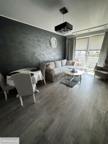 Mieszkanie 2-pokojowe Gdynia Chwarzno-Wiczlino, ul. Jana Kamrowskiego. Zdjęcie 1