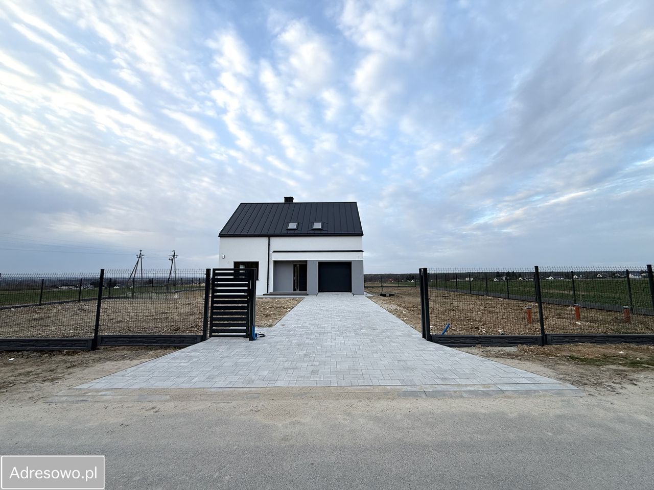 dom wolnostojący, 4 pokoje Żabia Wola. Zdjęcie 2