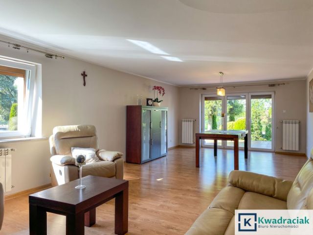 dom wolnostojący, 5 pokoi Besko, ul. Wiejska. Zdjęcie 9