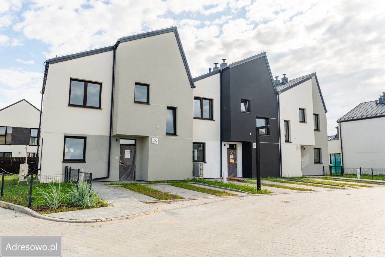 dom szeregowy, 4 pokoje Słomin, ul. Biedronki