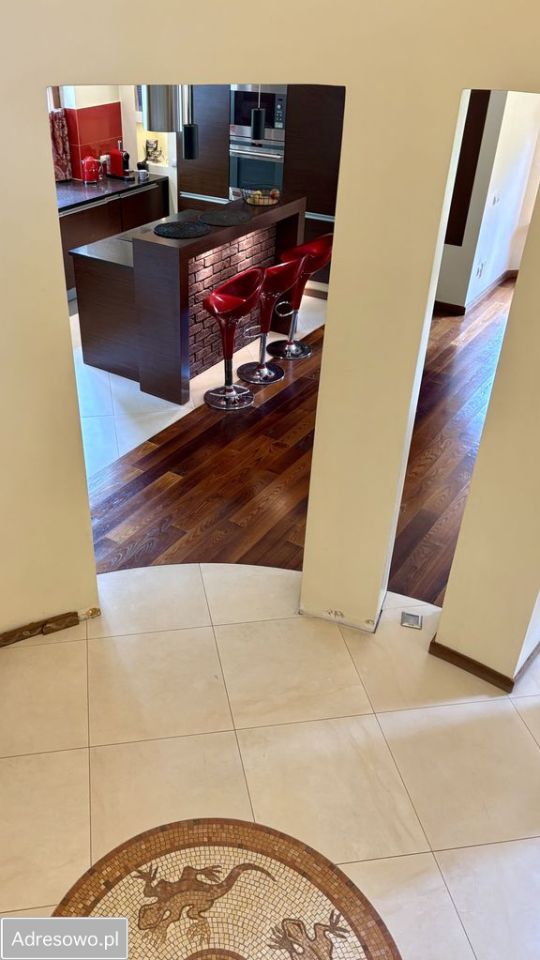 dom wolnostojący, 5 pokoi Milanówek. Zdjęcie 2