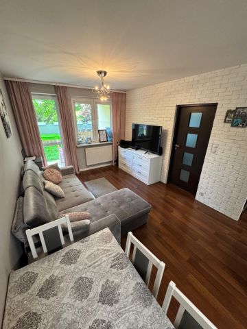 Mieszkanie 2-pokojowe Warszawa Ursus, ul. Józefa Chełmońskiego. Zdjęcie 1