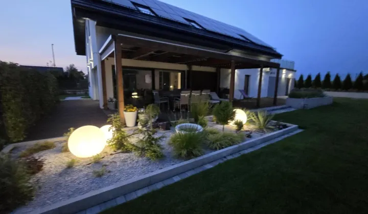 dom wolnostojący, 8 pokoi Dankowo, ul. Szafirowa