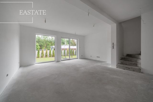 dom szeregowy, 5 pokoi Płochocin. Zdjęcie 1