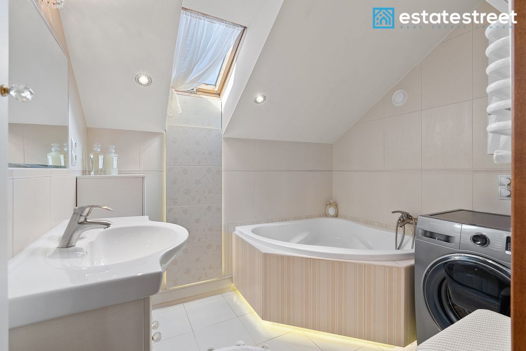 Mieszkanie 4-pokojowe Katowice, ul. Ignacego Paderewskiego. Zdjęcie 13