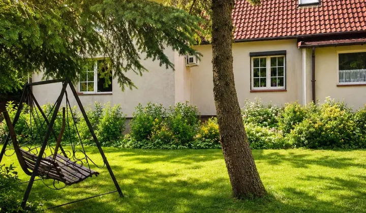 dom wolnostojący, 6 pokoi Brzeziny