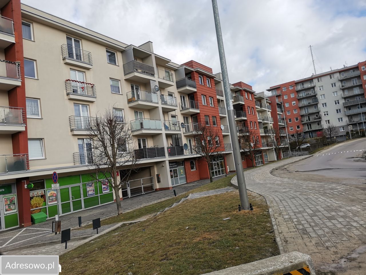 Mieszkanie 3-pokojowe Kielce, ul. marsz. Józefa Piłsudskiego. Zdjęcie 2