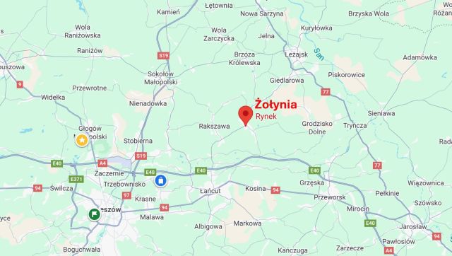 dom wolnostojący Żołynia Miasto, ul. Rynek. Zdjęcie 1