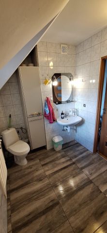 bliźniak, 4 pokoje Chlewiska. Zdjęcie 12