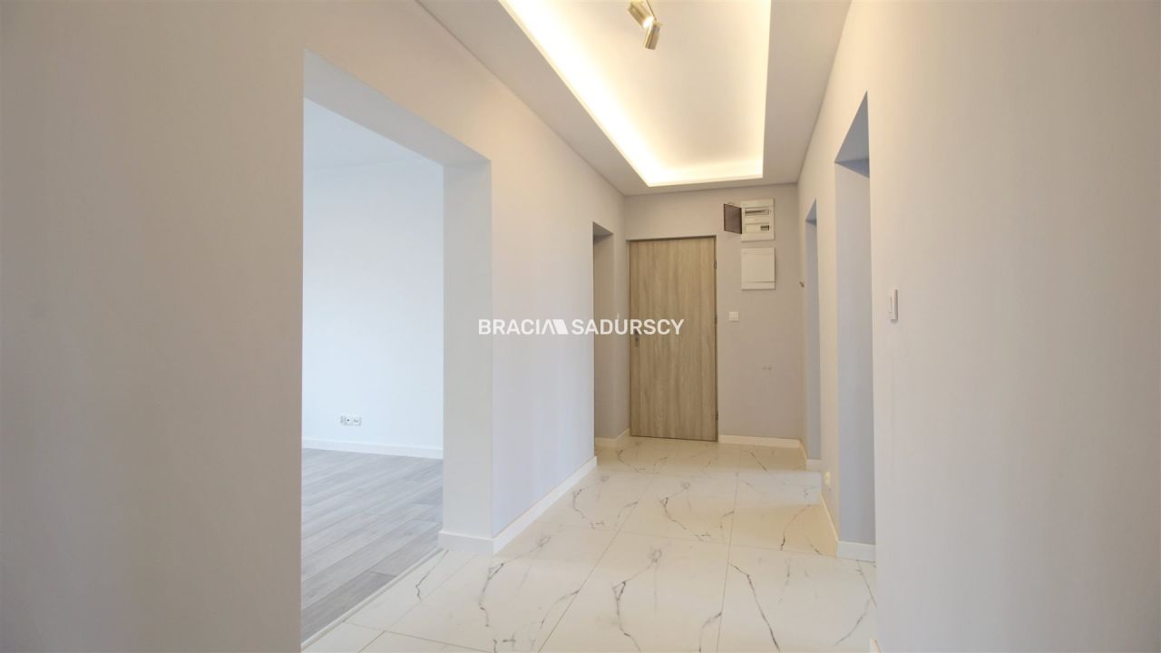 Mieszkanie 4-pokojowe Oleśnica. Zdjęcie 5