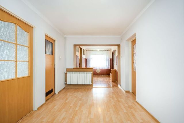 dom wolnostojący, 3 pokoje Brzeziny. Zdjęcie 10