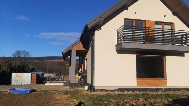 dom wolnostojący, 4 pokoje Sękowa Za Kościołem. Zdjęcie 1