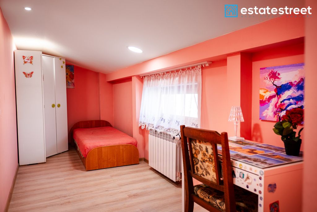 dom wolnostojący, 10 pokoi Piekary Śląskie Centrum, ul. Franciszka Żwirki. Zdjęcie 9