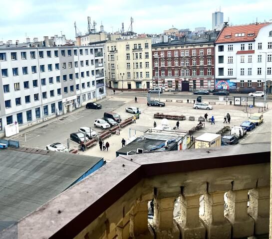 Mieszkanie 3-pokojowe Katowice Śródmieście, pl. Oddziałów Młodzieży Powstańczej. Zdjęcie 2