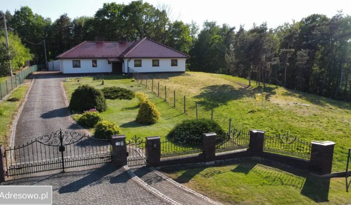 dom wolnostojący, 5 pokoi Skrzyszów, ul. ks. Roberta Wallacha
