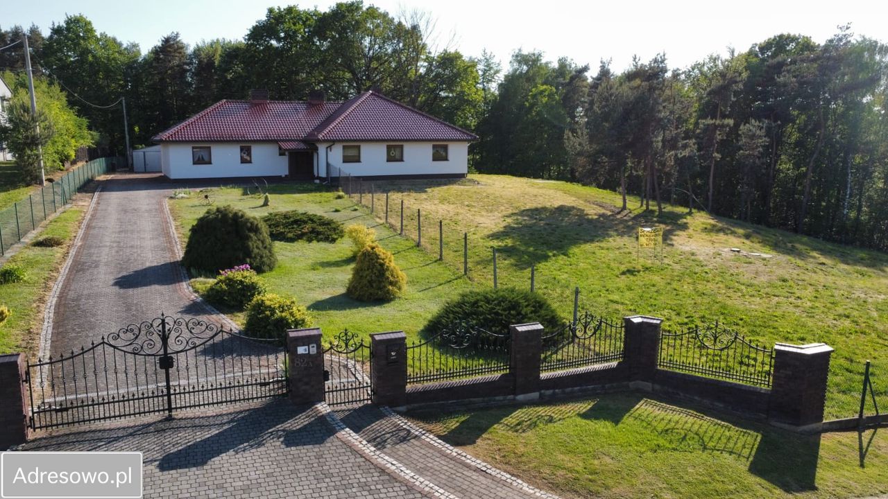 dom wolnostojący, 5 pokoi Skrzyszów, ul. ks. Roberta Wallacha. Zdjęcie 1