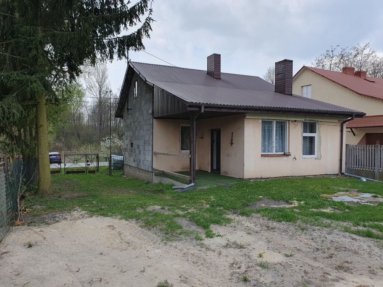 dom wolnostojący, 2 pokoje Sichów Duży. Zdjęcie 1