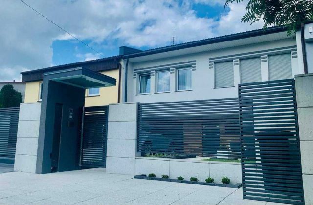 dom szeregowy, 5 pokoi Krosno, ul. Szklarska. Zdjęcie 1