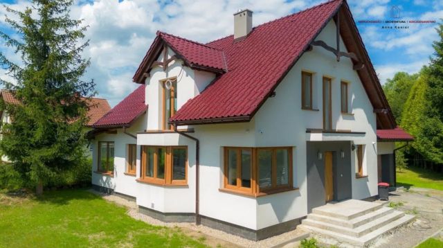 dom wolnostojący, 6 pokoi Pewel Wielka. Zdjęcie 1