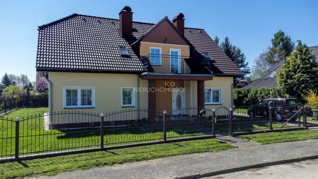 dom wolnostojący, 7 pokoi Brzeg Dolny. Zdjęcie 2