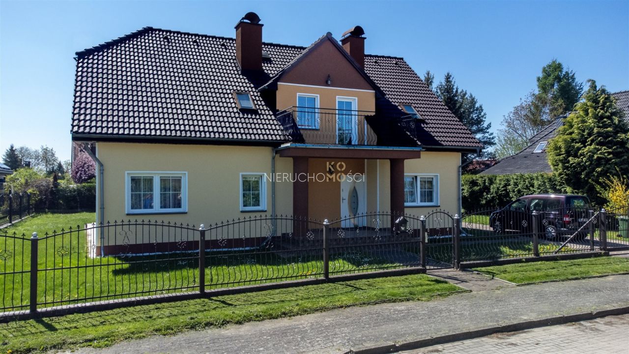 dom wolnostojący, 7 pokoi Brzeg Dolny. Zdjęcie 2