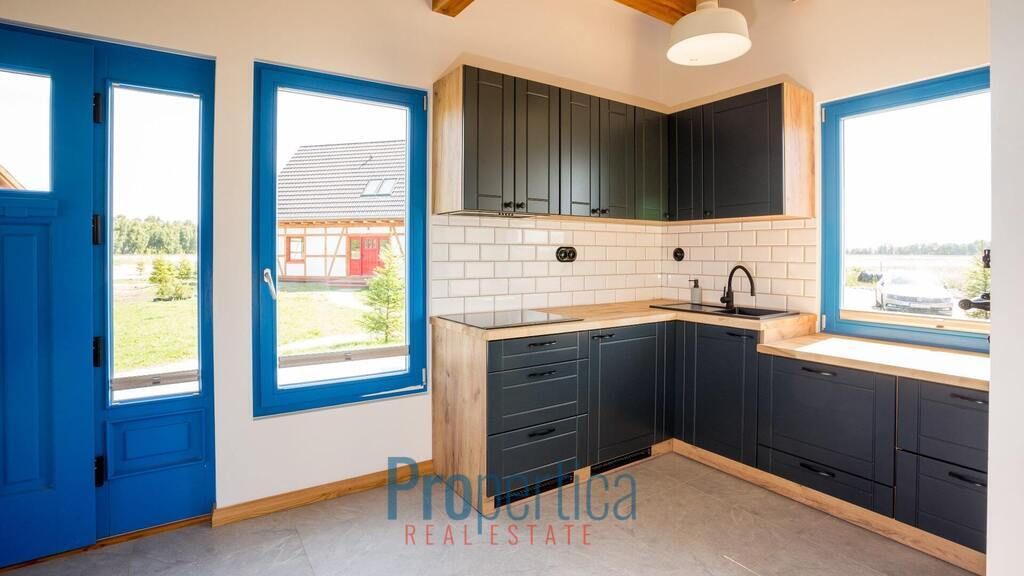 dom wolnostojący, 9 pokoi Rowy. Zdjęcie 7