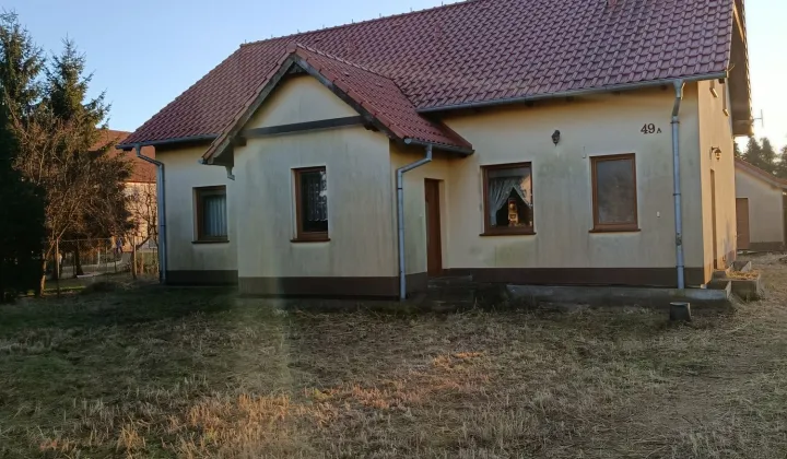 dom wolnostojący, 4 pokoje Cesarzowice