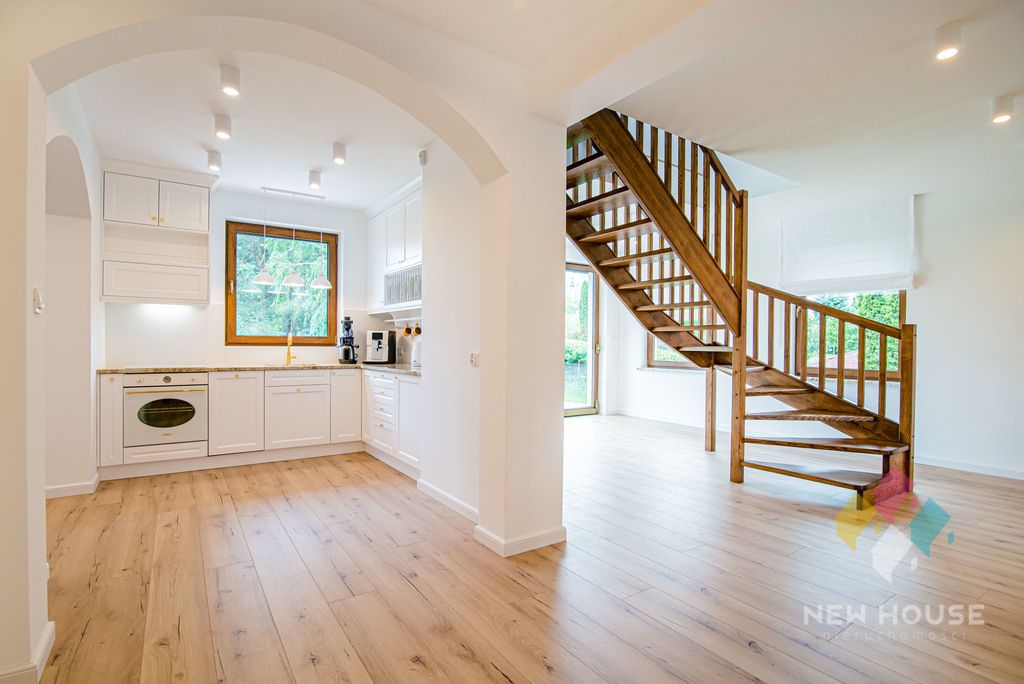 dom wolnostojący, 5 pokoi Dorotowo. Zdjęcie 8